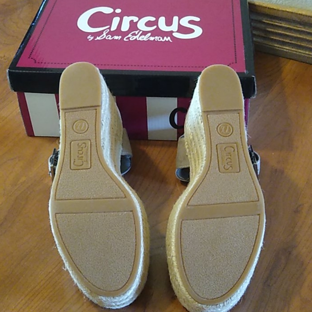 Shoes-Brand New - Picture 6 of 11